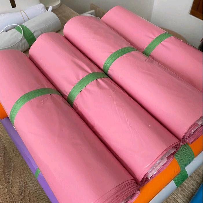 

PLASTIK POLYMAILER LDPE 30 X 40 CM PACKING BAJU TEBAL KANTONG PLASTIK PACKING OLSHOP PEREKAT