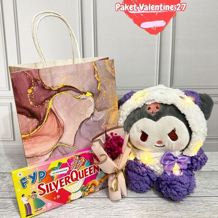 

Paket Kado Hadiah Valentine Gift 2025 Boneka Sanrio Cinnamoroll / Kuromi / Pompourin + Bunga +