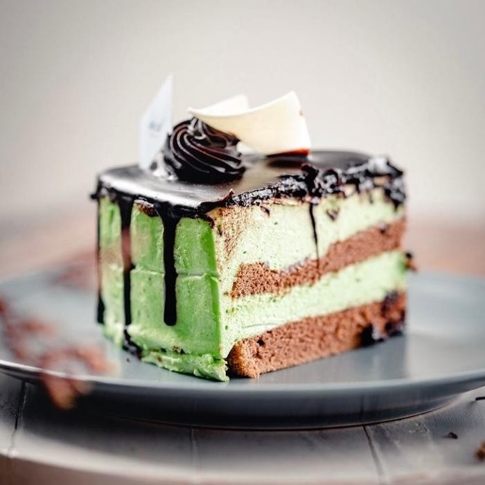

Avocado Mousse Birthday Cake / Kue Ulang Tahun / Anniversary / Wisuda