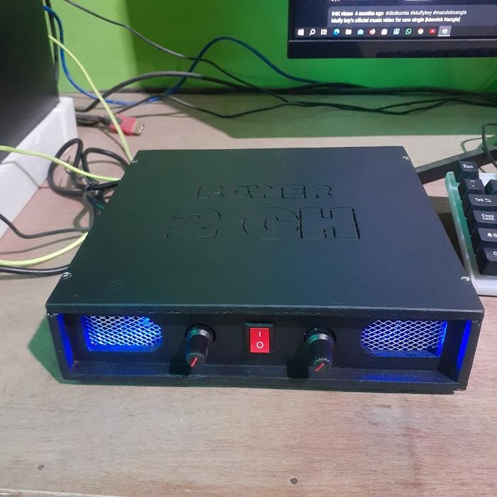 POWER AMPLIFIER 2 CHANNEL *