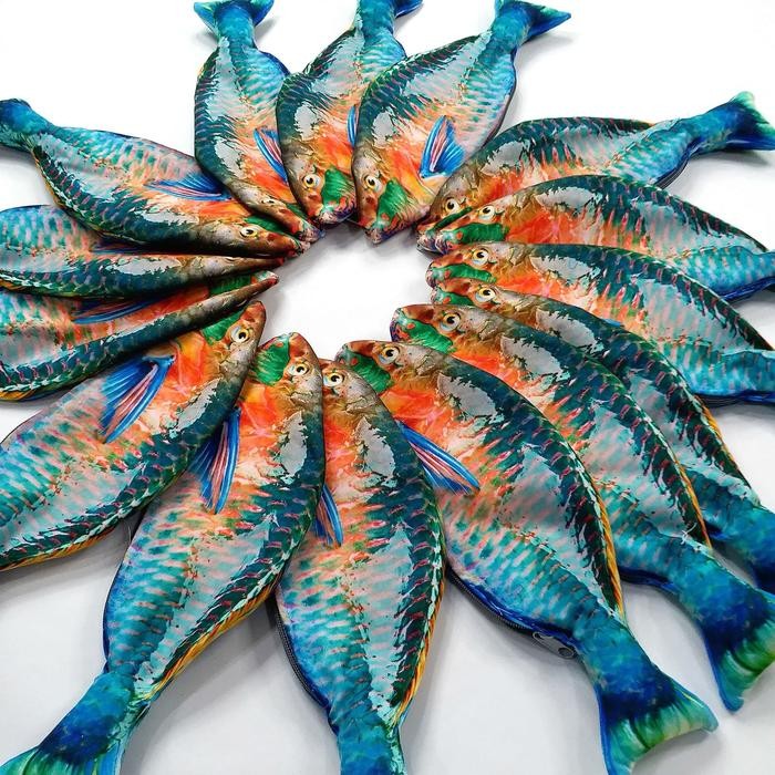 

ORIGINAL Tempat Pensil Shrelo Ikan Kakaktua Untuk Penggemar Ikan Alat Tulis Kantor Sekolah Kreasi