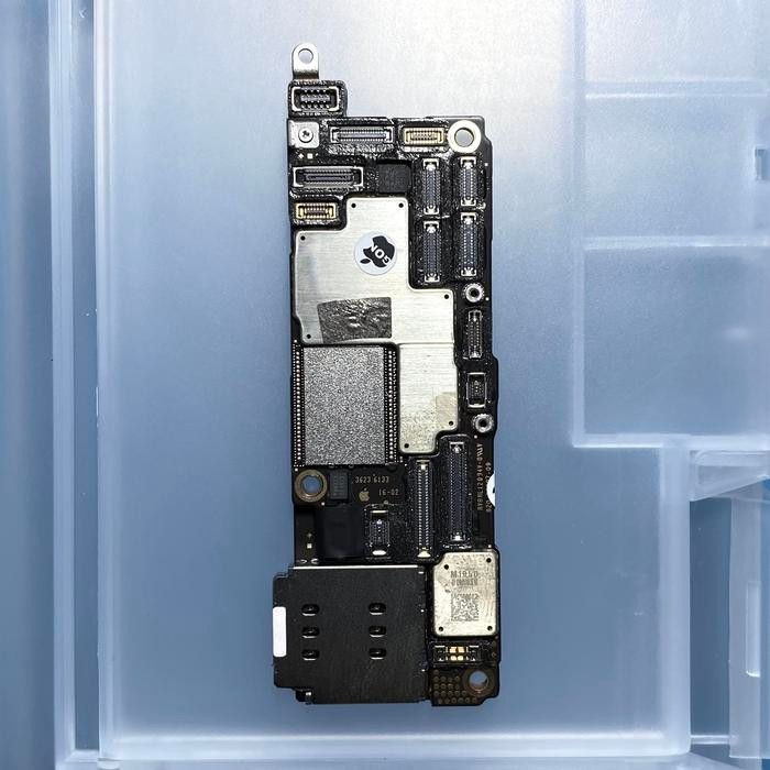 MOTHERBOARD MESIN IPHONE 15 PRO 256GB LOCK ICLOUD