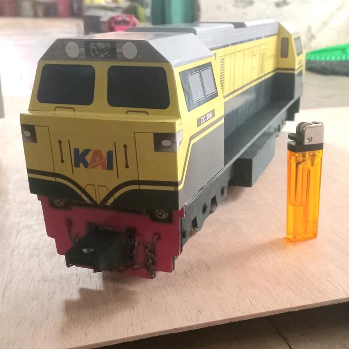 Mainan lokomotif cc206 vintage