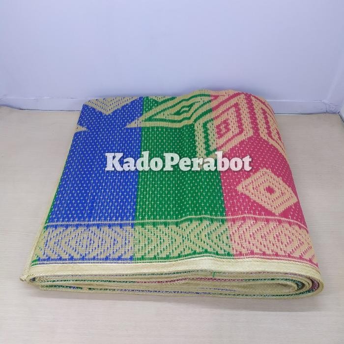 tikar plastik anyam - tikar anyam plastik - tikar piknik keluarga