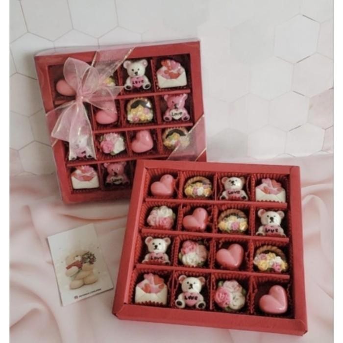 

Cokelat Valentine Sekat 16 Bunga & Hati Coklat Gift