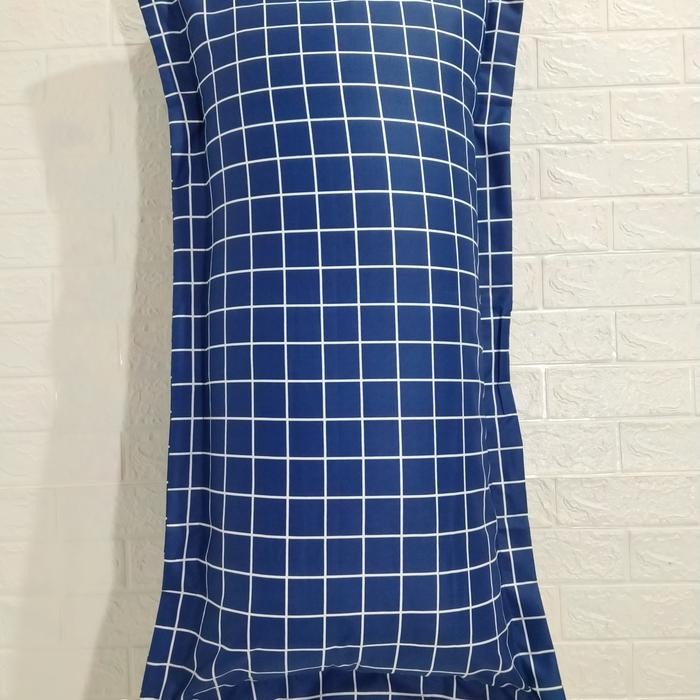 Sarung bantal cinta aesthetic kotak kecil