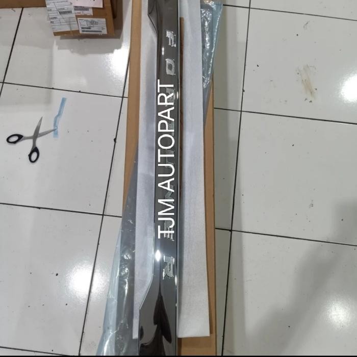 Spesial Trunklid / List Trunklid / List Chrome Pintu Bagasi Fortuner Original