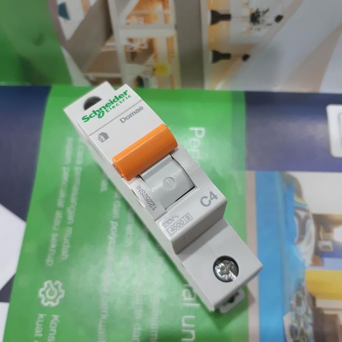 MCB SCHNEIDER 1PHASE DOMAE 4A MERLIN GERIN 4 AMPERE C4