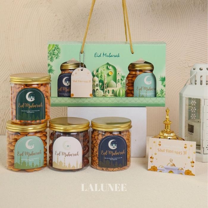 

Hampers Lebaran Idul Fitri isi 3 Jar Kue Kering - Souvenir Eid Mubarak