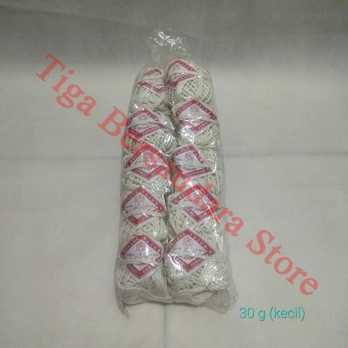 

AT Benang bol kecil / benang jahit kasur putih 30 g 1 pak isi 10 pcs