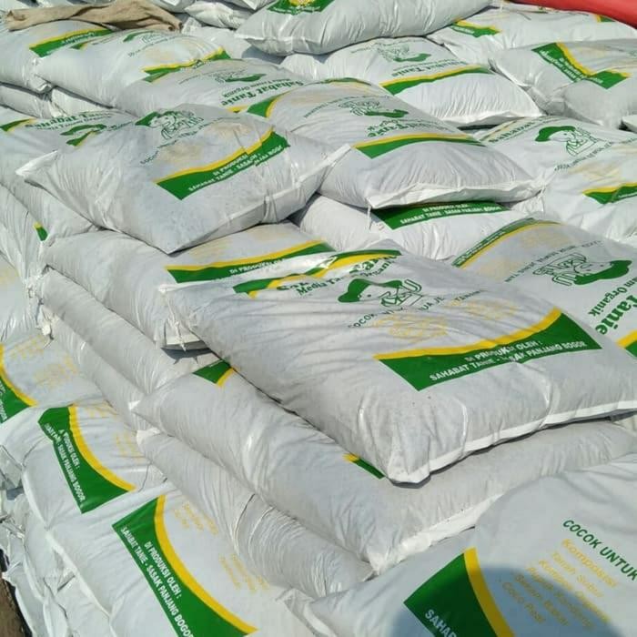 Pupuk kompos media tanam organik // Pupuk kompos organik *