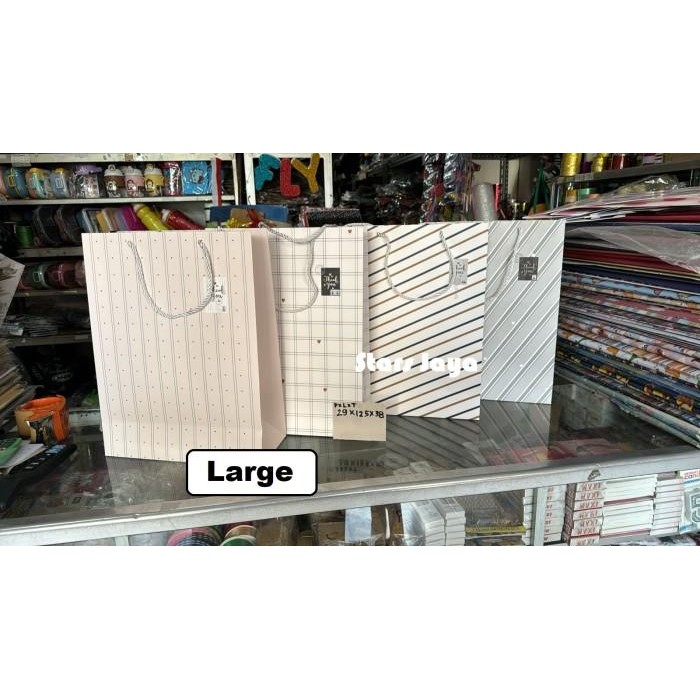 (Expert) Paper bag, Goodie Bag Fancy L 30 x 41,5 x 12cm, Paper Bag Import