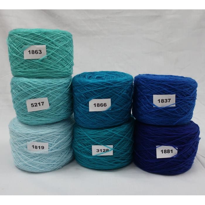 

Benang wol Gulungan 100gram (Warna Biru)