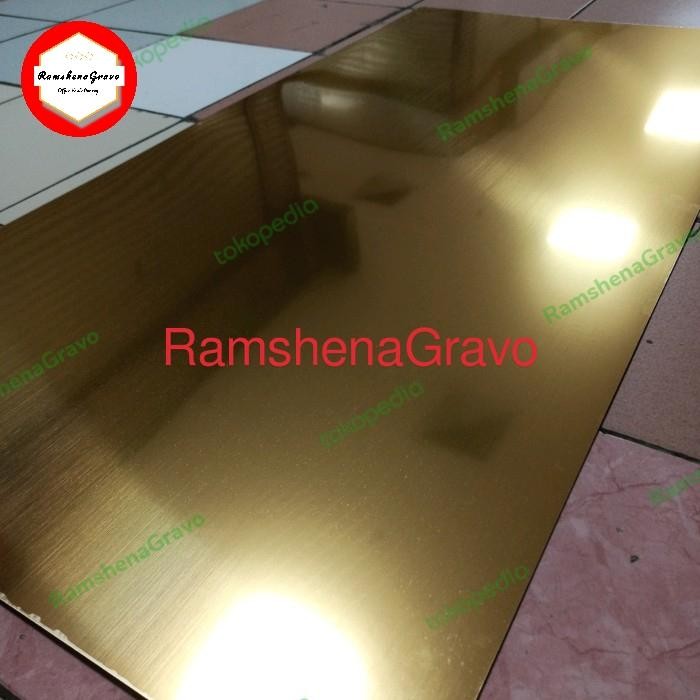 

gravoply/bahan name tag/gold 60x120cm tebal 1.5mm