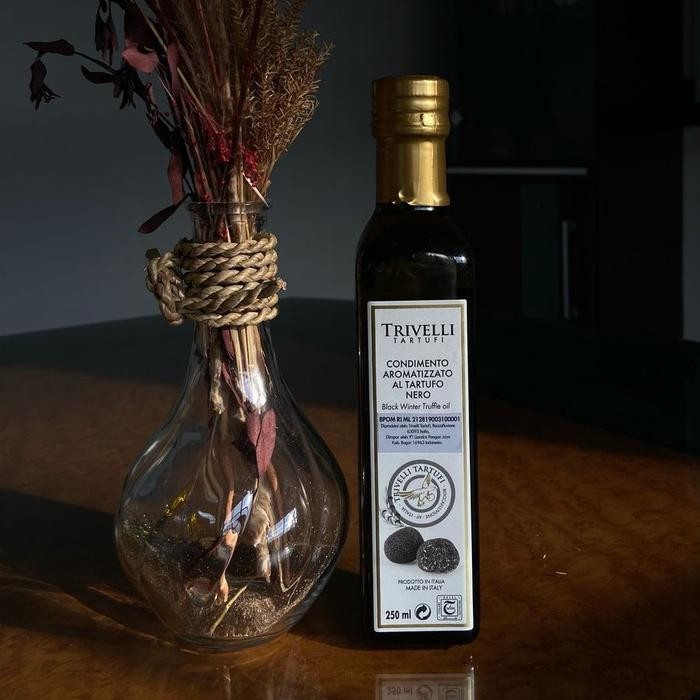 

Truffle Oil / Black Truffle Oil 250 Ml / Original By Trivelli Tartufi Minyak Zaitun Truffle Hitam