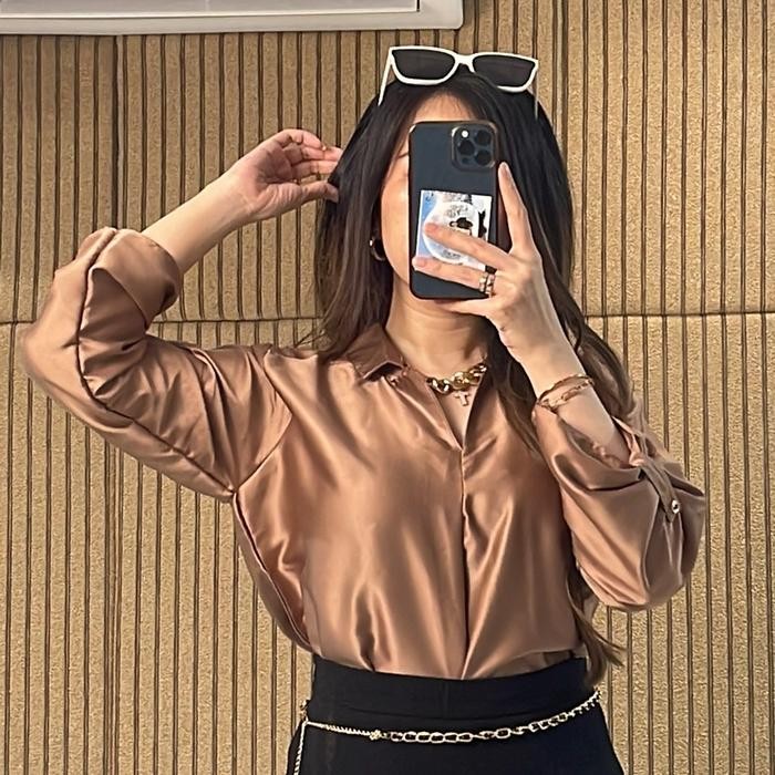 Tavia Top Satin / Blouse Bahan Satin By Bombshellstores/ Satin Blouse