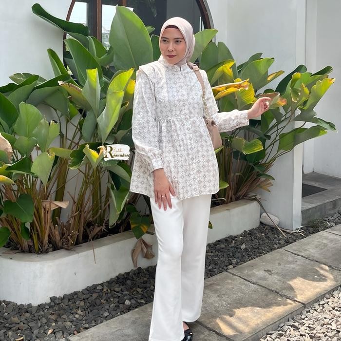 BATIK RAVINDRA Blouse Batik Kawung Ruffle *