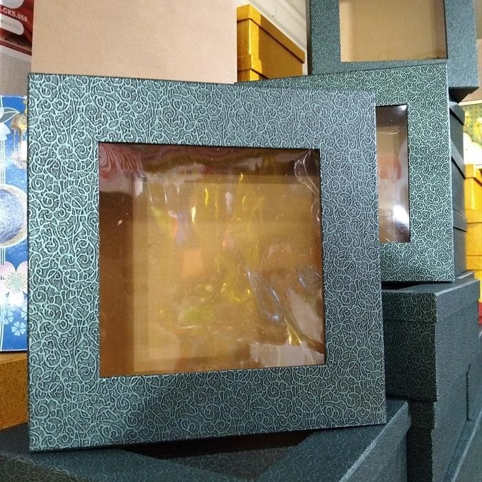 

OR6T Bok Kue Bahan Hardcarton Ukuran 22X22X7Cm