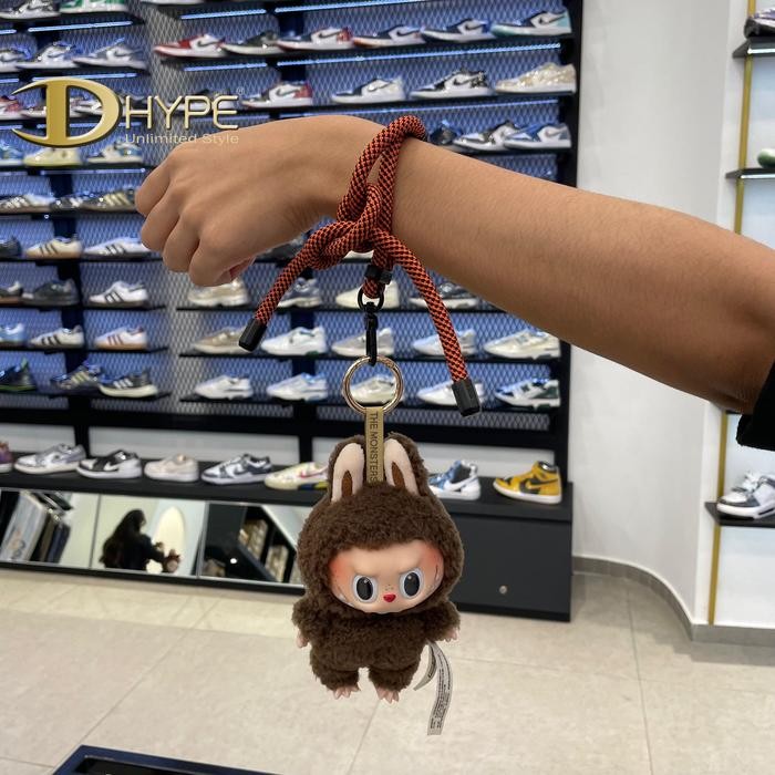 

SIAPKIRIM TALI LABUBU UAG BODY LANYARD 70CM HITAM ORANGE READY STOCK