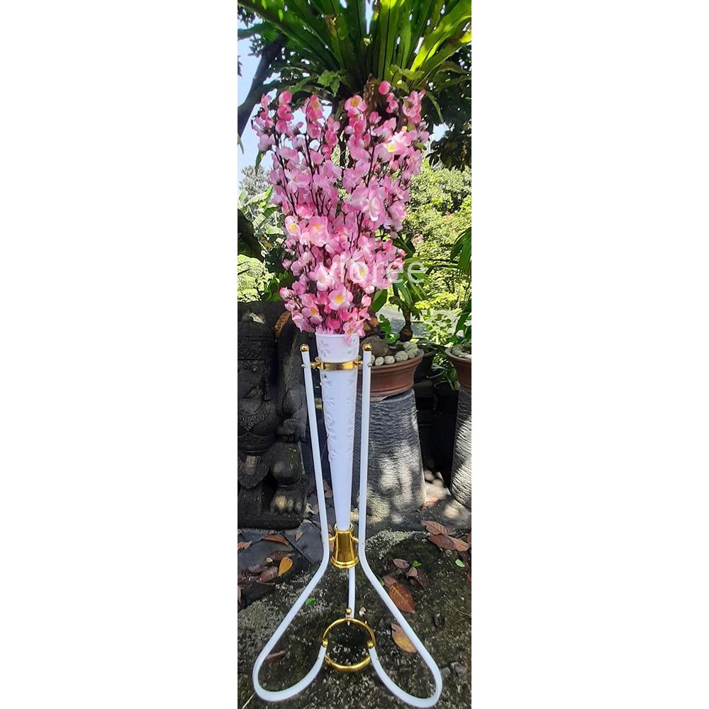 Pot Bunga Sakura Plastik Vas Kerucut Standing Besi Hiasan Sudut Pojok