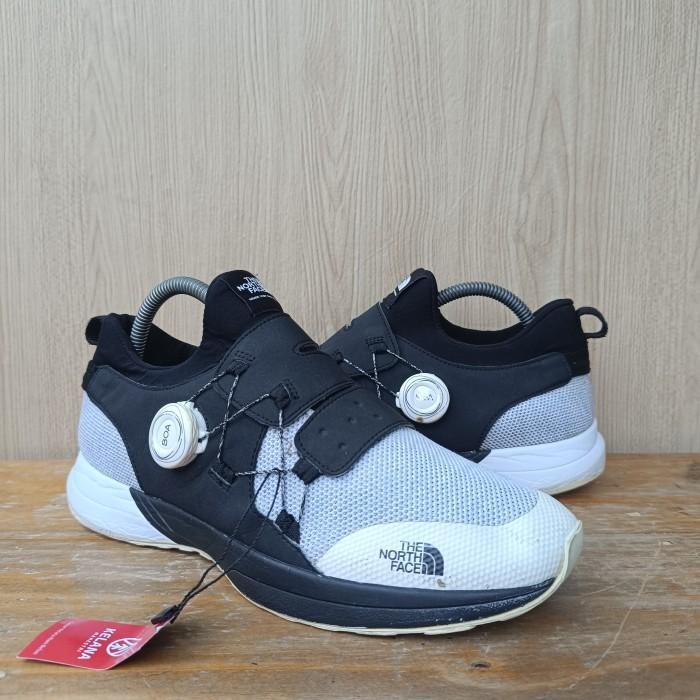 Langsung diproses Sepatu TNF Boa System Running