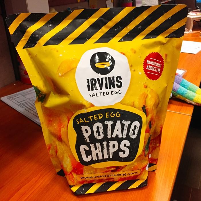 

READY STOCK! IRVINS SALTED EGG POTATO CHIPS 230 GRAM (SINGAPORE)
