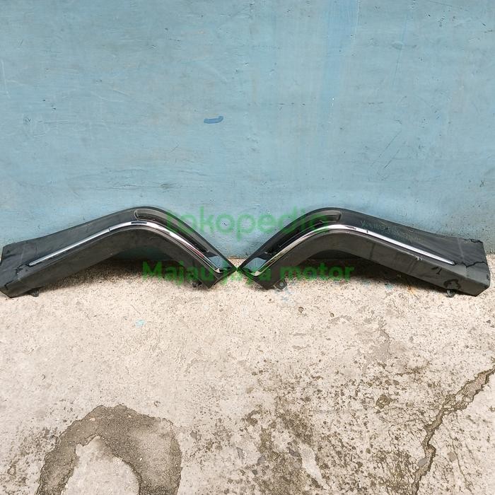 Bodykit Belakang Innova Venturer Original