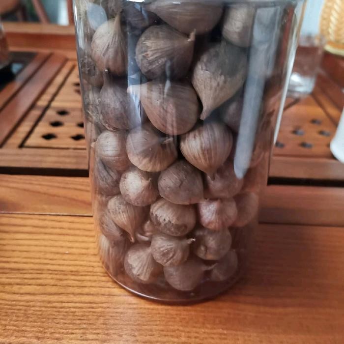 

Black Garlic Tunggal 1000 Gram - Bawang Hitam Lanang 1000 Gram - Langsung Dari Pabrik