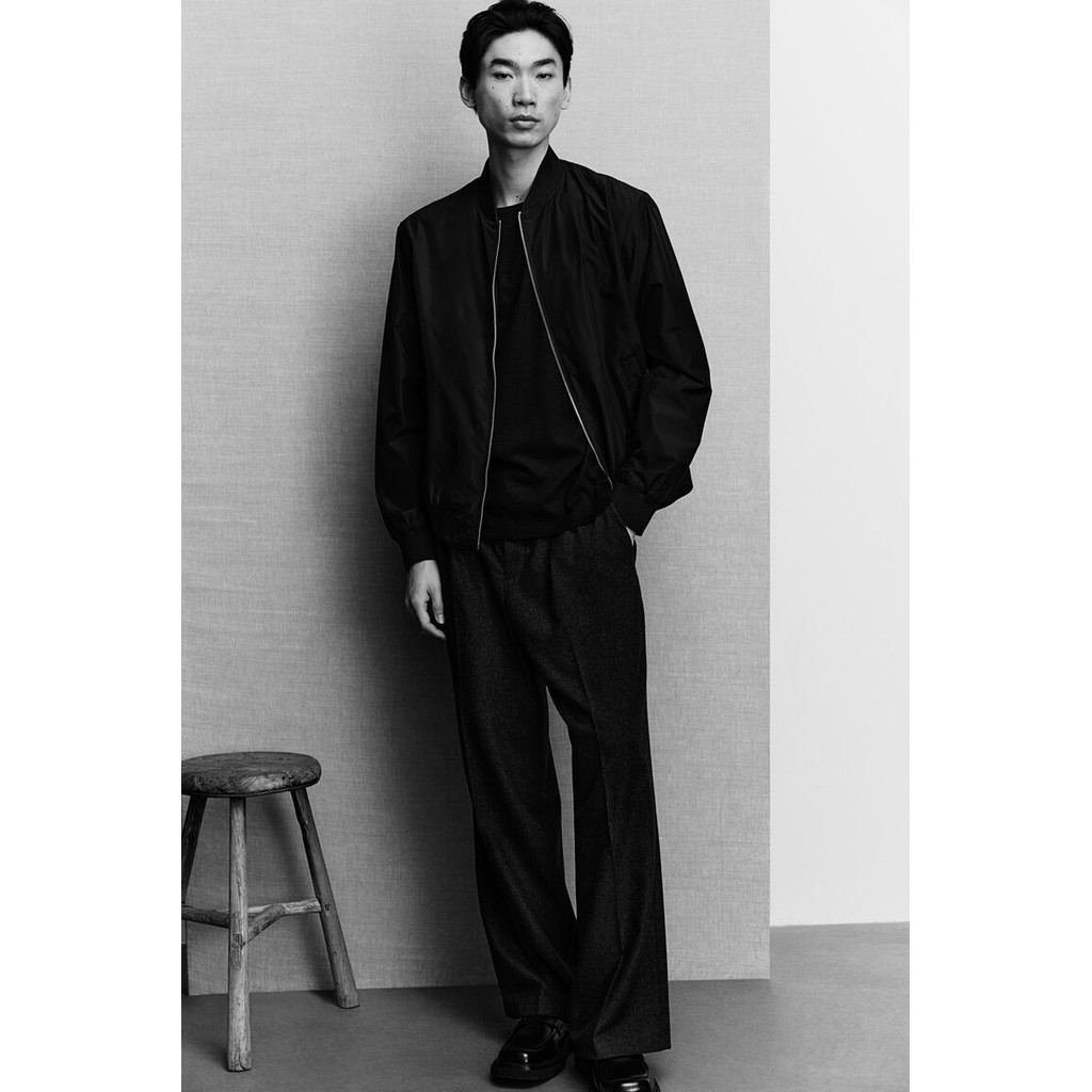 H&M JAKET BOMBER DENGAN POTONGAN REGULAR FIT