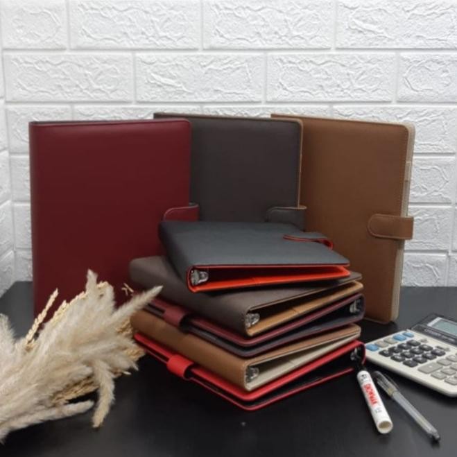 

BINDER POLOS A5 RING 20 BINDER B5 RING 26 DUA WARNA BINDER KAMPUS BAHAN KULIT SINTETIS KODE 32
