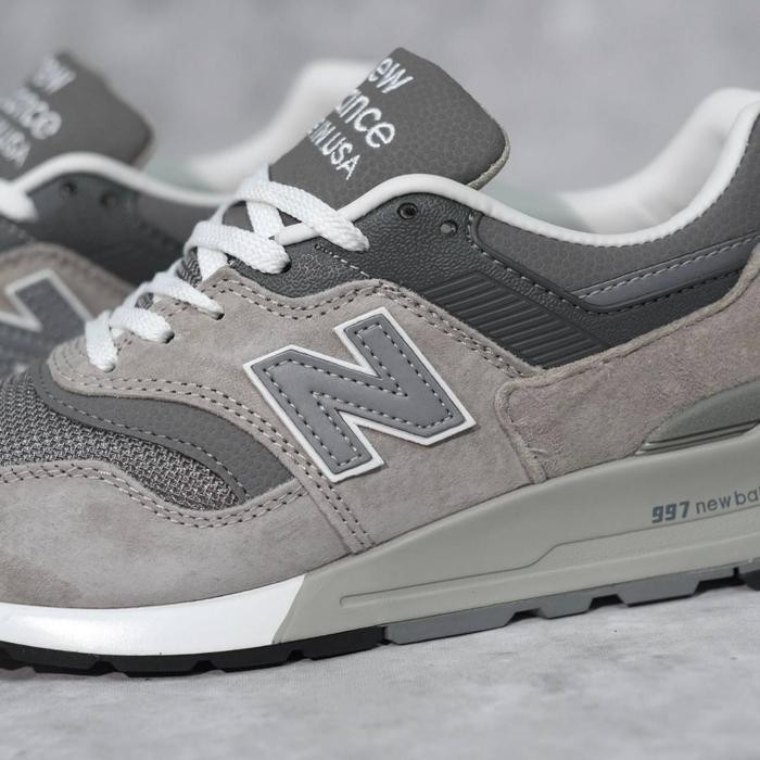 Sepatu New Balance 997 Grey