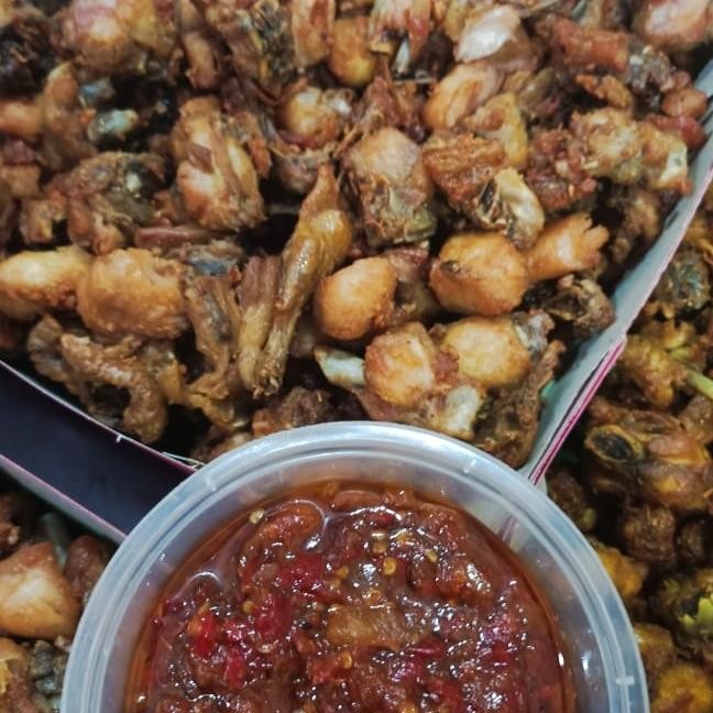 

Ayam goreng khas Kalimantan putih free sambel