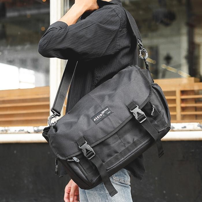 

ZC206 DELTA BLACK ManNeedMe x ARCIO Tas Selempang Sling Bag Messenger Multifungsi Pria Wanita