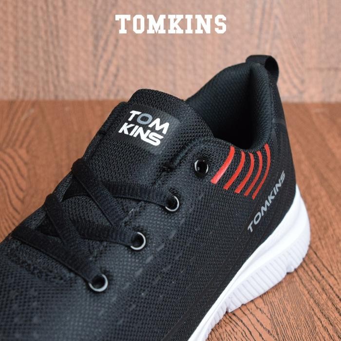 TOMKINS Mailee - Hitam Sepatu Sekolah