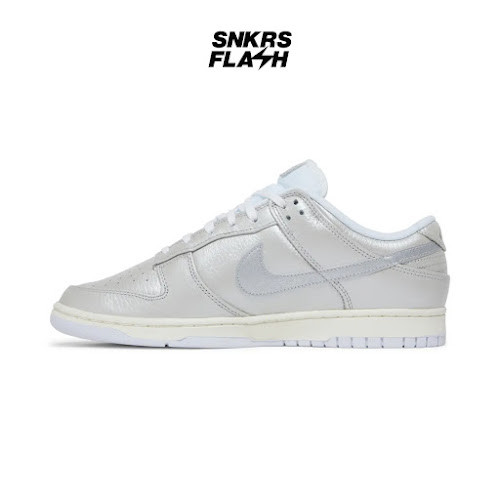 NIKE DUNK LOW SE METALLIC SILVER Sepatu Sneakers Unisex - DX3197095 - Size 42.5