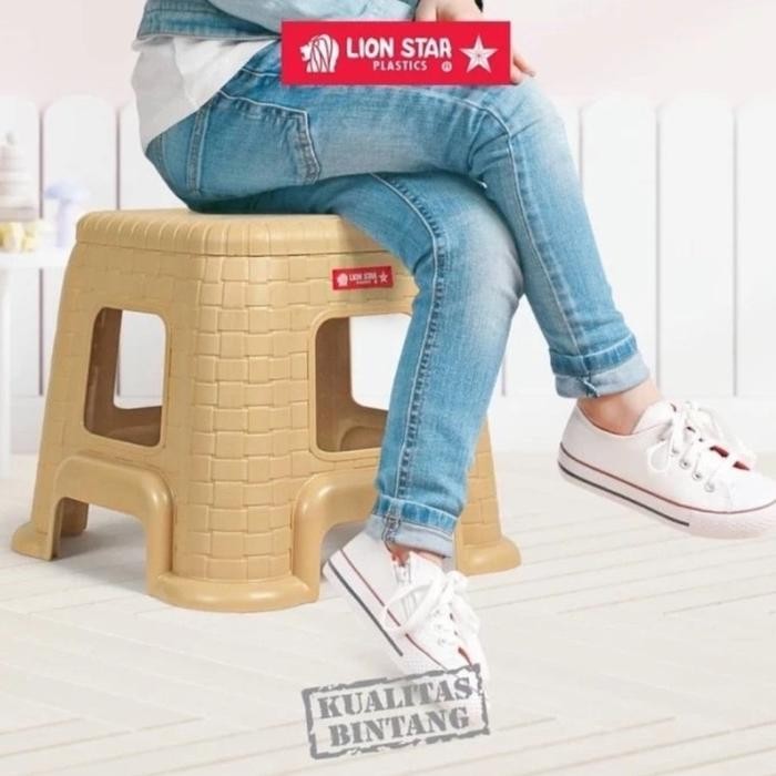 Lion Star : Satin Low Stool Bangku Kursi Plastik Pendek Jongkok Motif Rotan Satin G 23 Pasti Ori