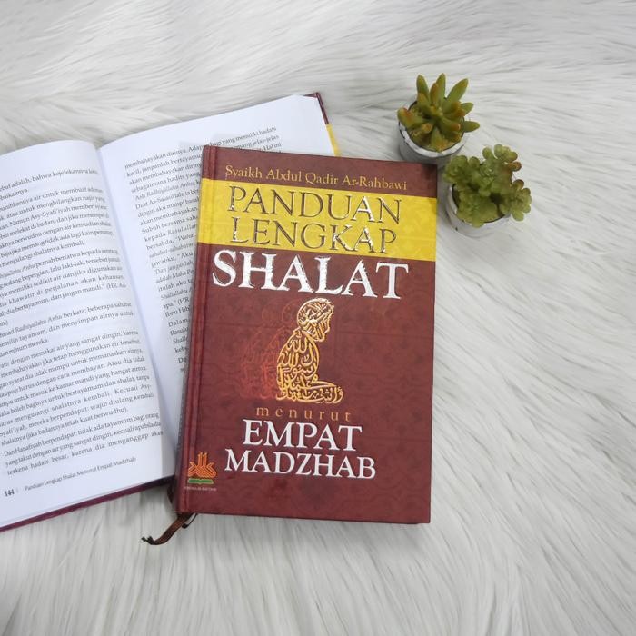 

SALE !!! BUKU PANDUAN LENGKAP SHALAT MENURUT EMPAT MADZHAB HARD COVER QURAN READYY