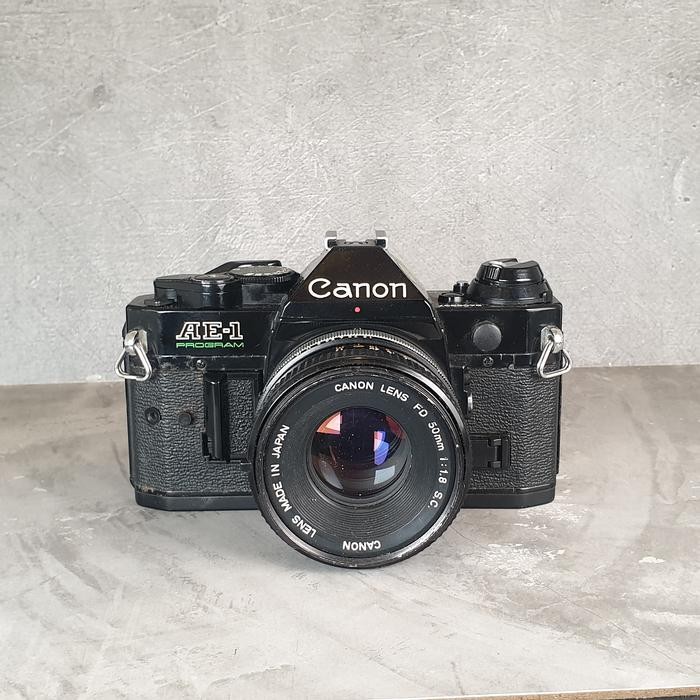 Jual Canon Ae -1 Program +Lensa 50 F 1.8 Like New  Kamera Film Kamera An