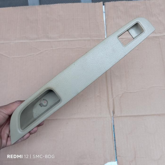 

Promo Cover rumah switch saklar tombol power window kaca pintu belakang kanan RR-R Nissan grand