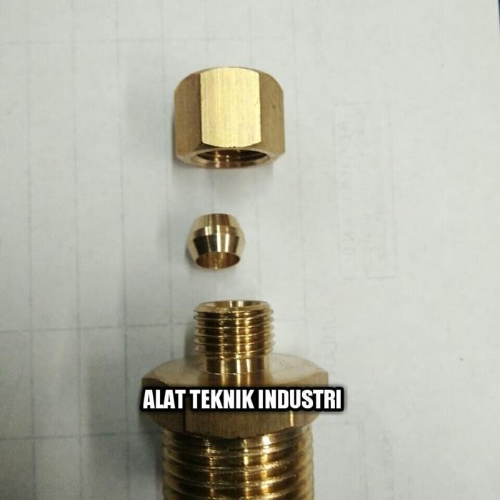 MALE CONECTOR 10MM X 3/8" KUNINGAN