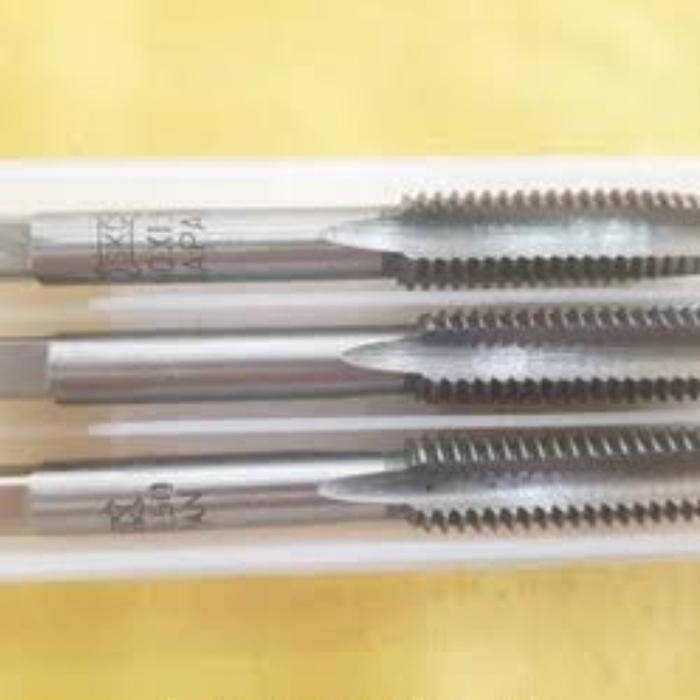 HAND TAP M10 X 1.5 - DRAT KASAR