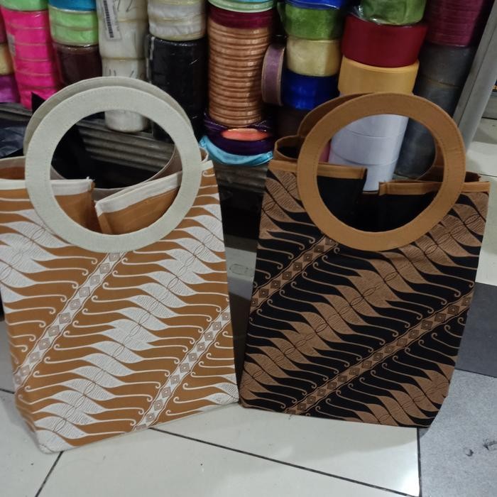 Tas Spunbond Oval Bahan Tebal Buat Nasi Kotak 22 Isi 12 Pcs