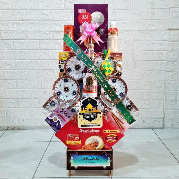 

PARCEL LEBARAN TEA SET TERBARU SNACKS PREMIUM /HAMPERS KADO RAMADHAN