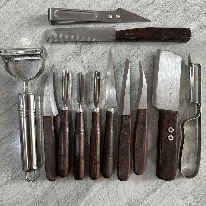

Pisau garnish / pisau ukir buah / pisau carving isi 9 dan parutan lengkap