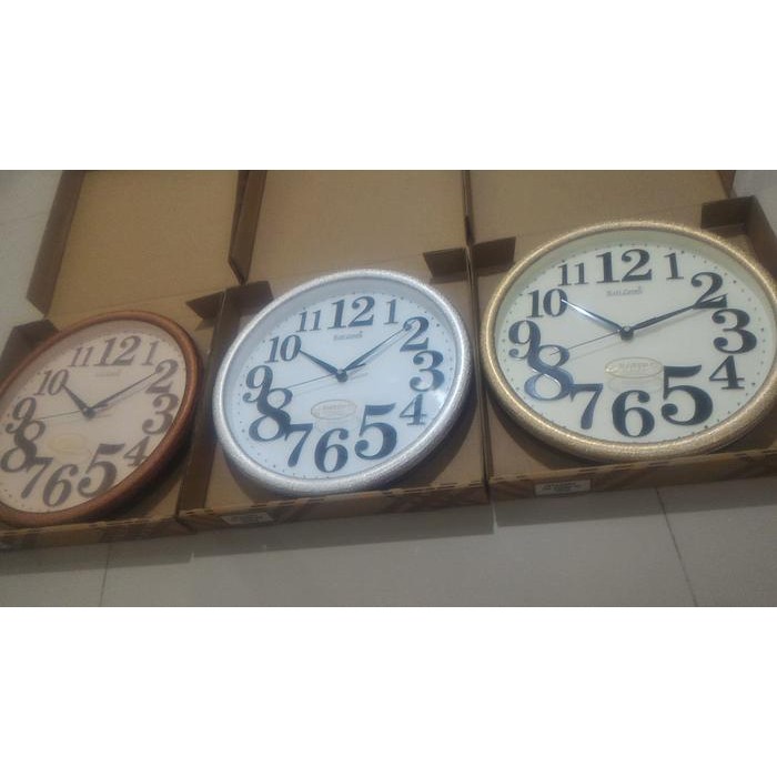 Jam Dinding Esti Loren