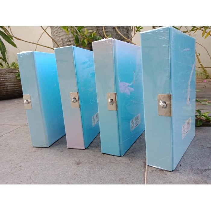 

Buku Tulis / Notebook Polos Motif Romantic Stars Buku Dengan Gembok