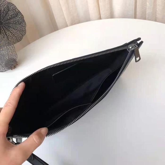 Coah 772362 Structured Pouch Embossed Black