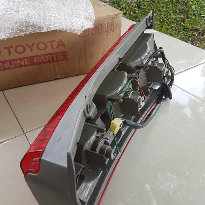 Lampu Stopan Belakang Avanza Lama Bekas