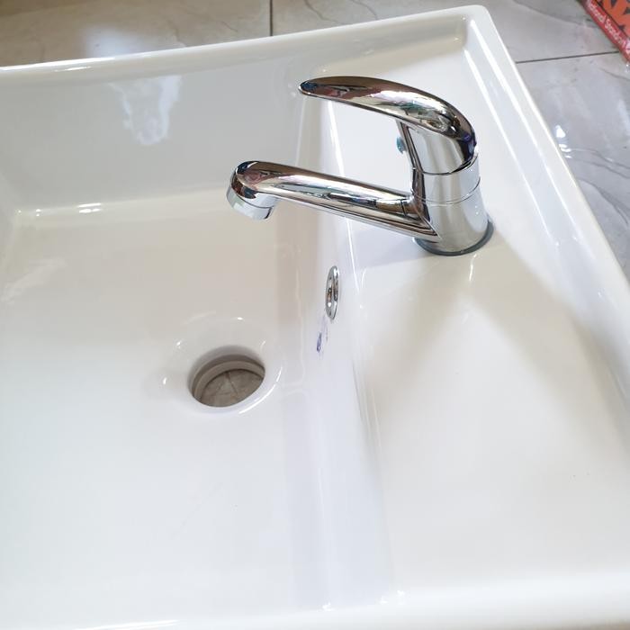 wastafel keramik kotak sericite 40cm x 41cm PAKET LENGKAP