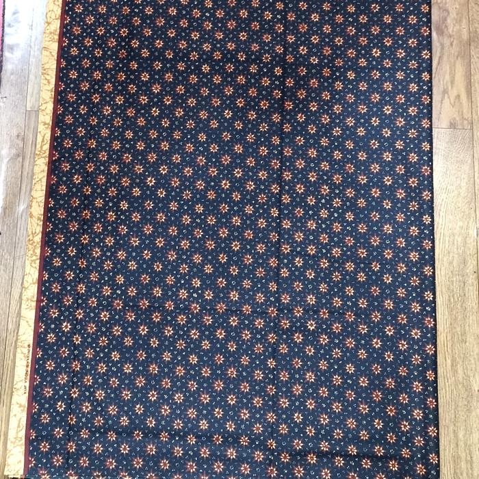 kain batik jarik motif truntum latar hitam
